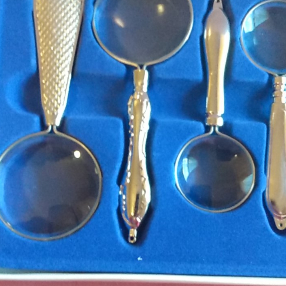 Magnifyers - Picture 2 of 4